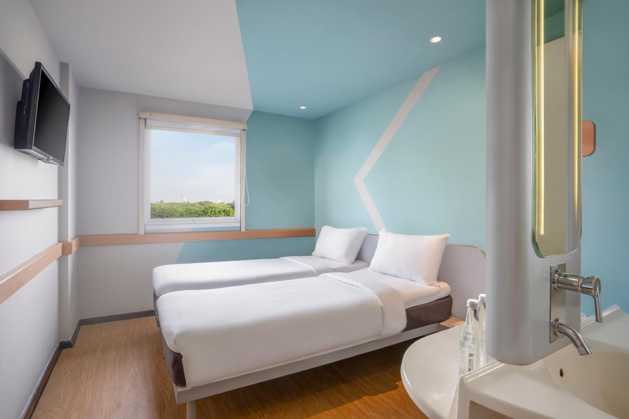 Hotel Ibis Budget Jakarta Airport 2*